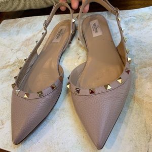 Valentino Rockstud Slingback flats in pink/beige